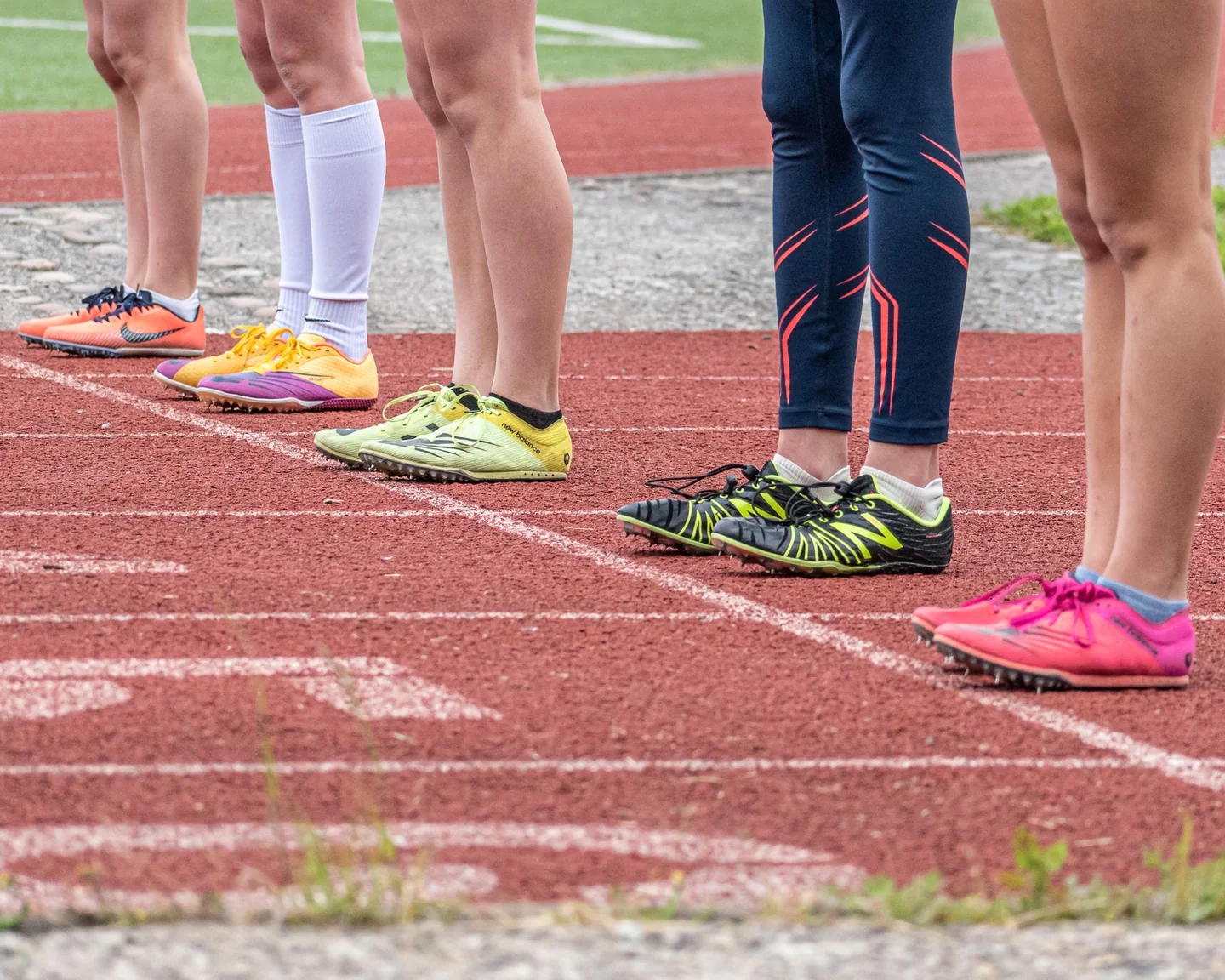 Corredores en la línea de salida de el tast de la mitja 2025, listos para una carrera de 10K